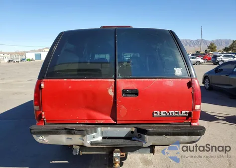 1994 Chevrolet Suburban K1500 из США, поврежденный, VIN 1GNFK16K9RJ334433